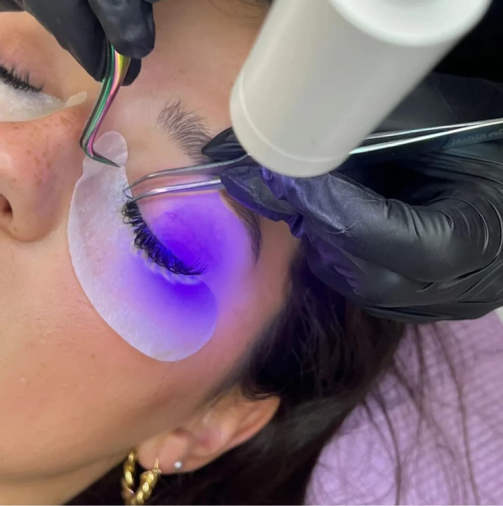 UV Lash Extensions